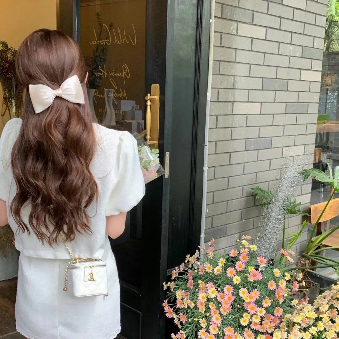 维奥莱特·诺齐埃尔